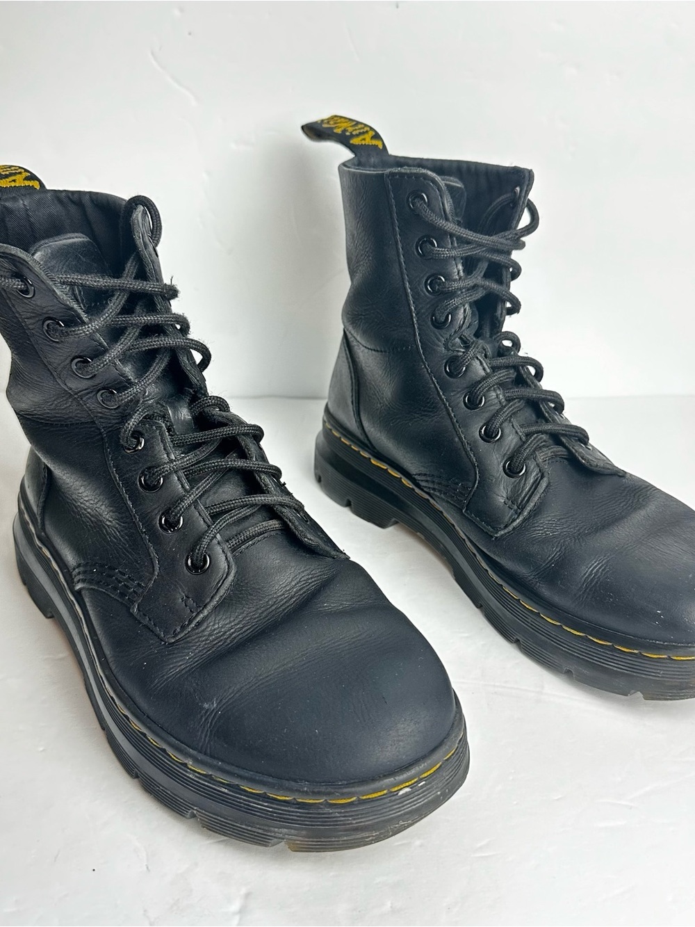 Dr. Martens Combs Boots Women's 8 or Men's 7 EU 39 Black Leather Combat y2K